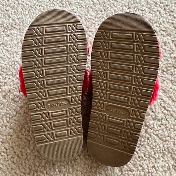 NWOT Minnetonka Kids' girls boys christmas holiday Reindeer Lizzie Slipper shoes - Picture 6 of 6